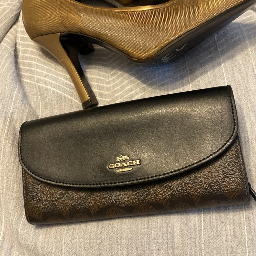 Wallet Designer By Coach Size: Medium Regular price $76.99